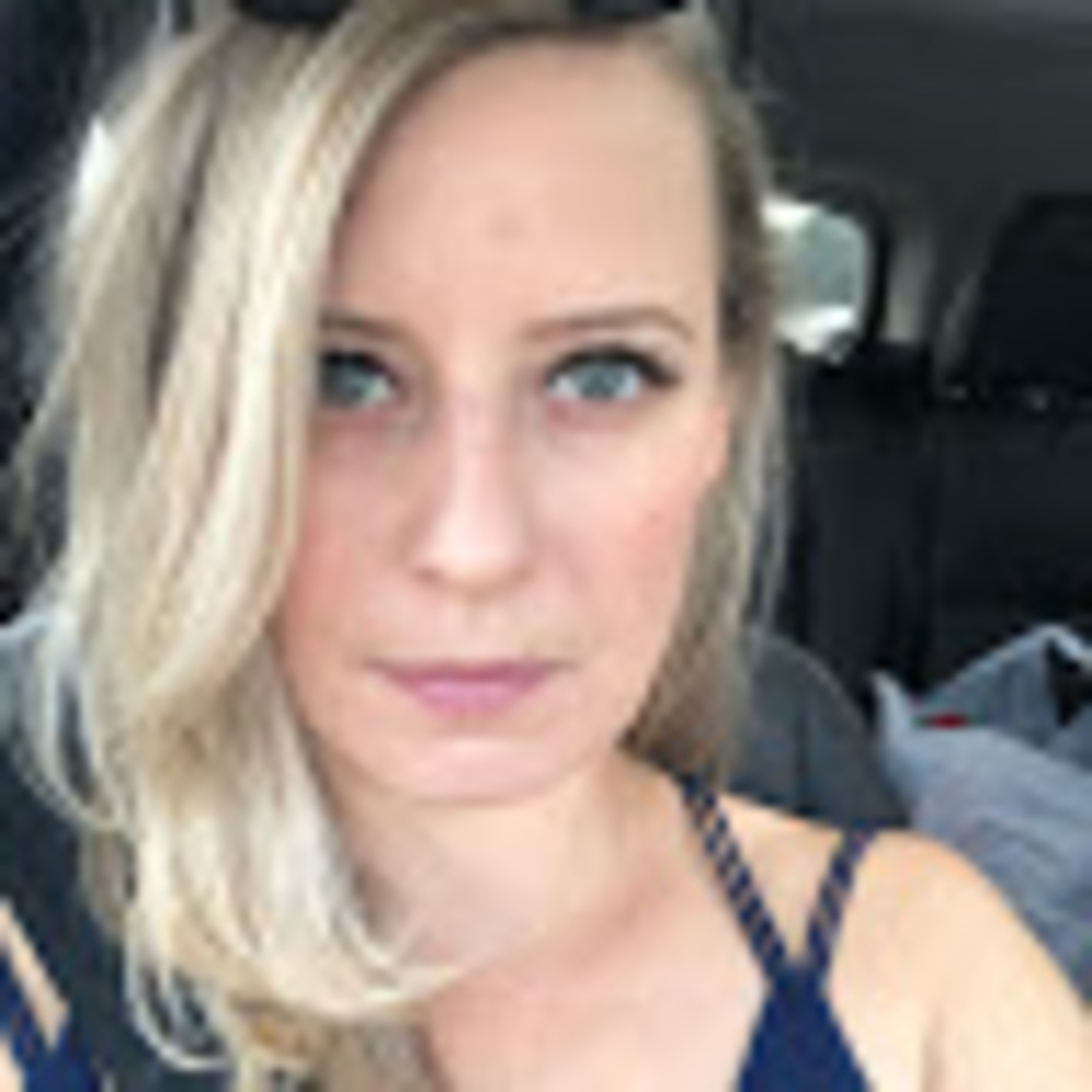 Meet your Posher, Adrienne